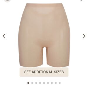 SKIMS Sheer Sculpt Low Back Short - Clay, Medium